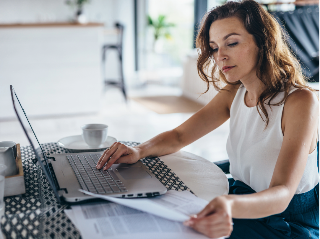 Graphic showing a checklist with ticks.